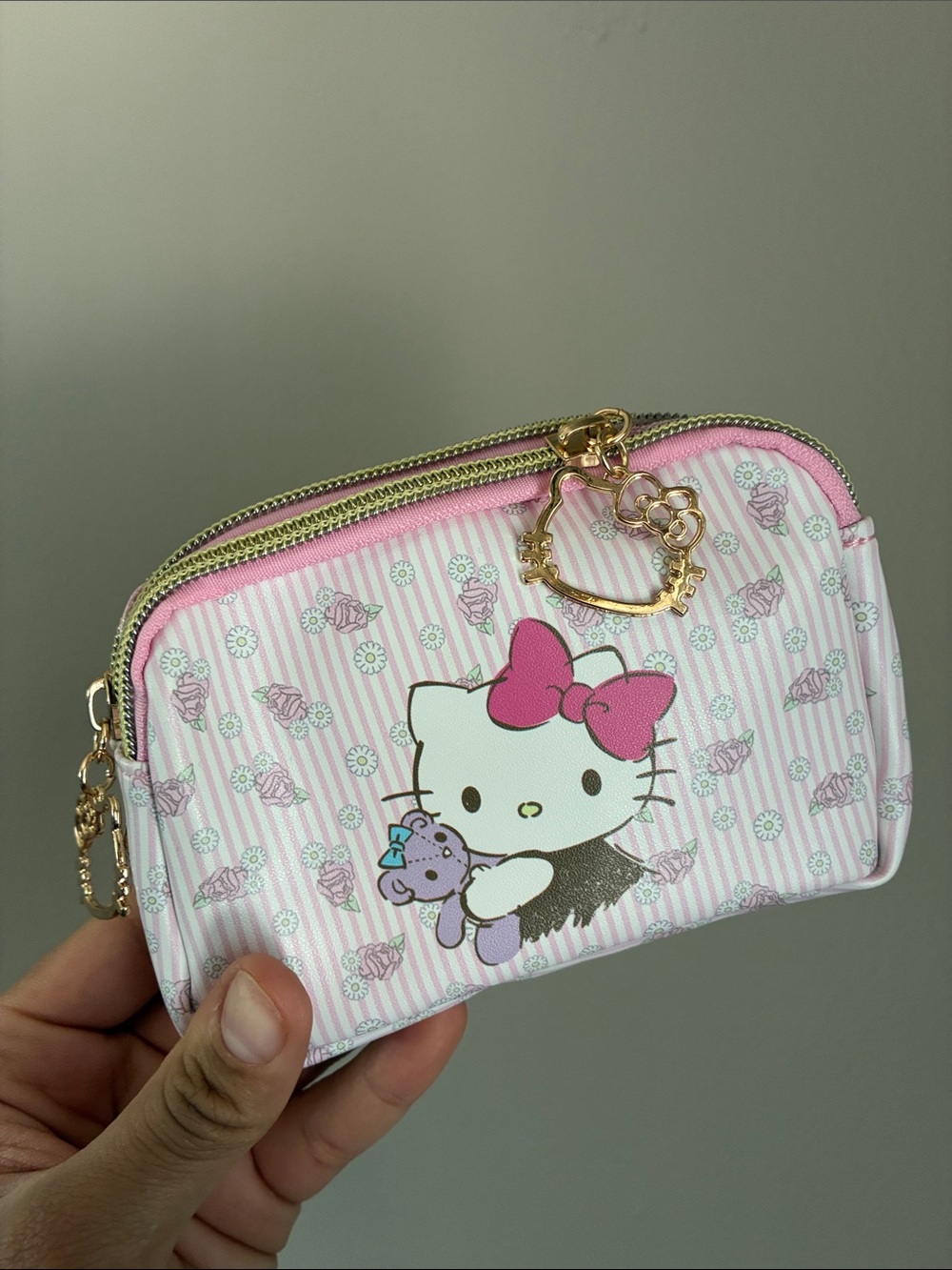 5/$25🎀Hello Kitty Pink and White Striped Cosmetic Case with Gold Accents
